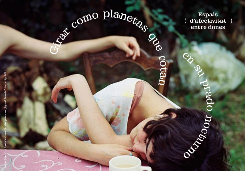 Imatge del esdeveniment:Dona recolzada sobre una taula